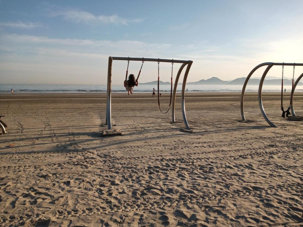 Sala living em prédio Familiar na Av da Praia Santos  Exterior foto